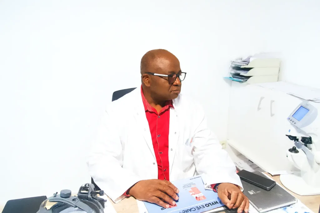 Ophtalmo Mons - Dr Yuma Idrissa assis